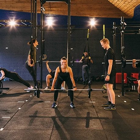 Coach en klant tijdens een sessie personal training in Posthoorn
